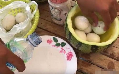 吃瓜煮鸡蛋,探寻传统美食的独特魅力