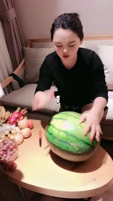 西瓜姐姐吃瓜,一场吃瓜盛宴的欢乐之旅