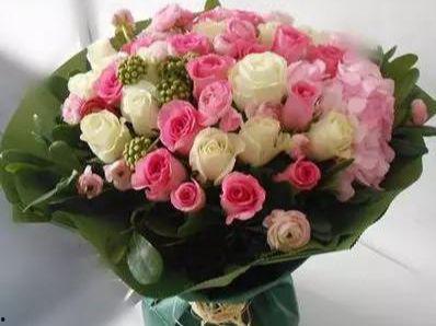 最美送花女孩吃瓜,吃瓜背后的暖心故事