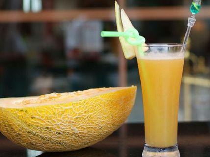 吃褪黑素可以吃哈密瓜吗,健康饮食的完美搭配？