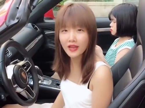 姐弟吃瓜比赛搞笑,笑料横飞，瓜香四溢！