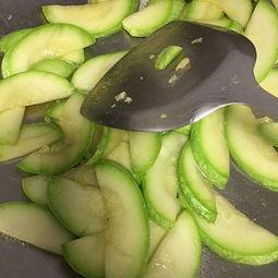 云南吃缅甸的瓜,友谊之花盛开在边境土地上